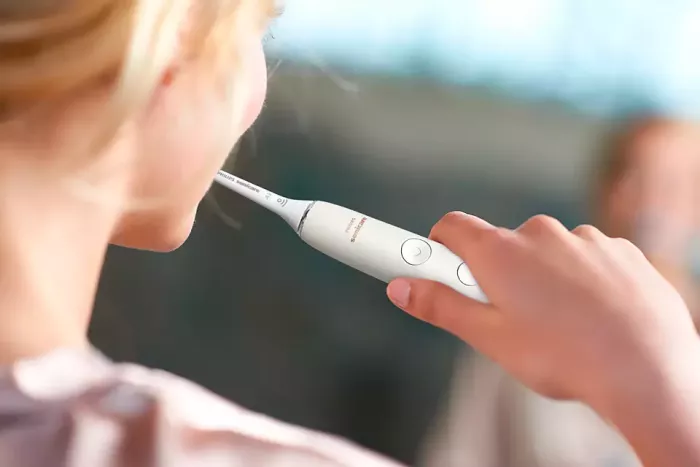 Звукова електрична щітка Philips Sonicare DiamondClean 9000 HX9911/19, преміальна універсальна насадка А3 Premium, 4 режими, 3 інтенсивності, чохол USB зарядка, моб. додаток